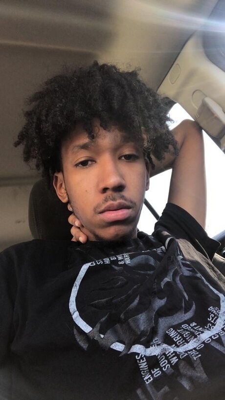 Foto di nudo di fuga di OnlyFans di Negrito Bimbo