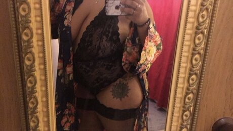 Foto di nudo di fuga di OnlyFans di Lynn
