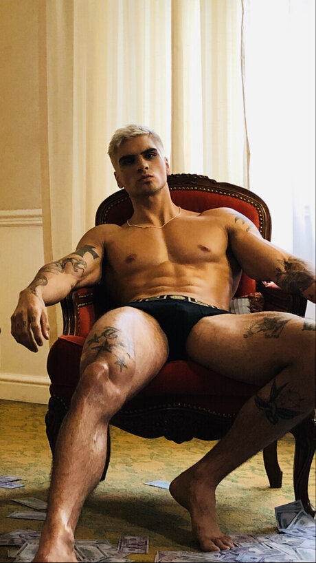 Foto di nudo di fuga di OnlyFans di Alexandro