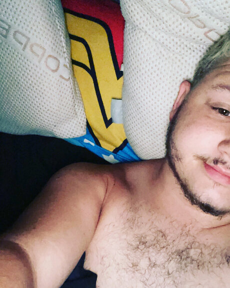Foto di nudo di fuga di OnlyFans di Tyler112233
