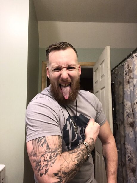 Foto di nudo di fuga di OnlyFans di Michael Barnhart