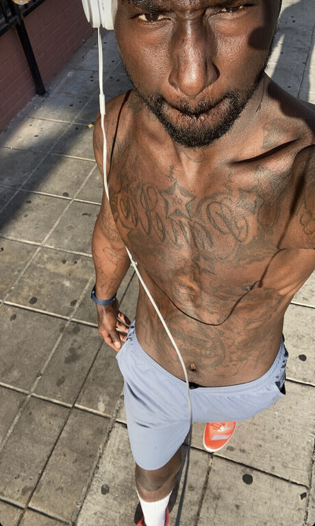 Foto di nudo di fuga di OnlyFans di Rari