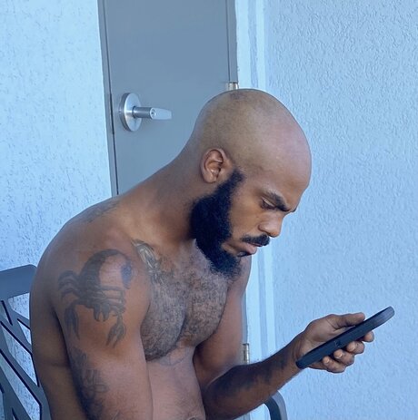 Foto di nudo di fuga di OnlyFans di Savagescorp