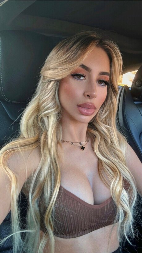 Foto di nudo di fuga di OnlyFans di Yani