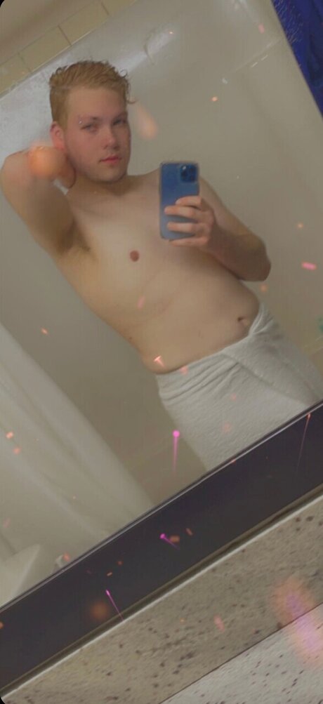 Foto di nudo di fuga di OnlyFans di Maxime Cormier