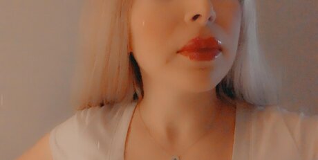 Foto di nudo di fuga di OnlyFans di Isabella