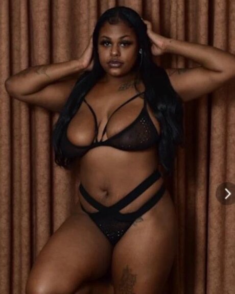 Foto di nudo di fuga di OnlyFans di Lotus