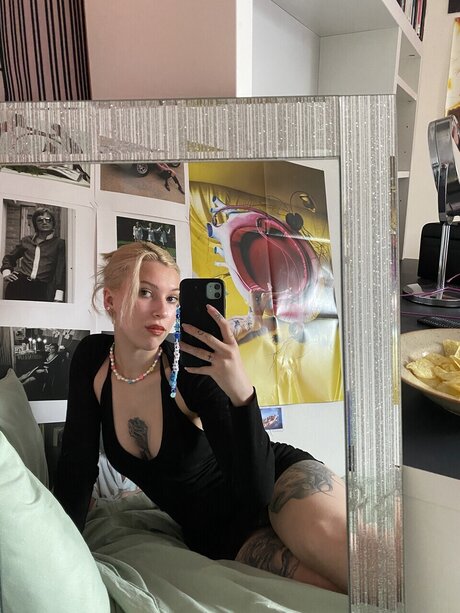 Foto di nudo di fuga di OnlyFans di Zozo