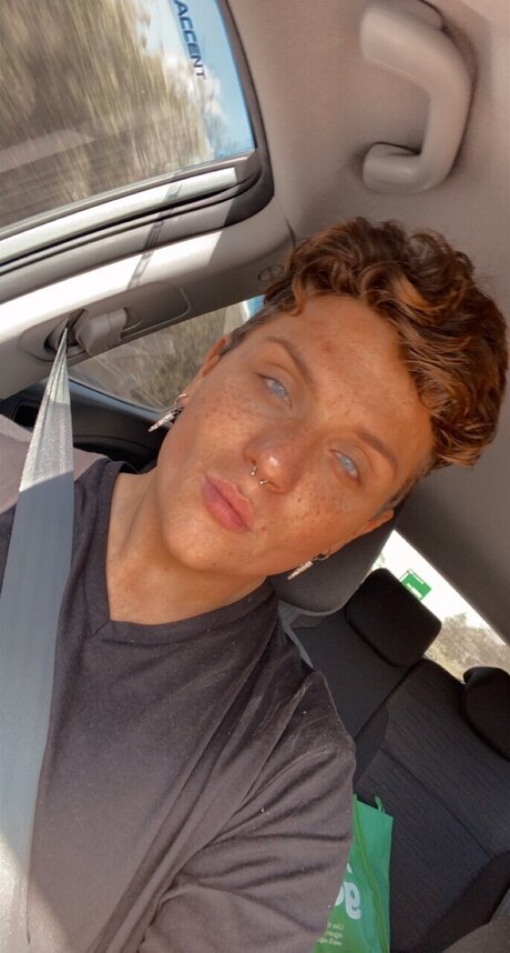 Foto di nudo di fuga di OnlyFans di Kaine