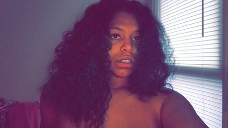 Foto di nudo di fuga di OnlyFans di Miixedberry