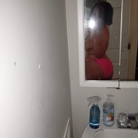 Foto di nudo di fuga di OnlyFans di Nina Ross