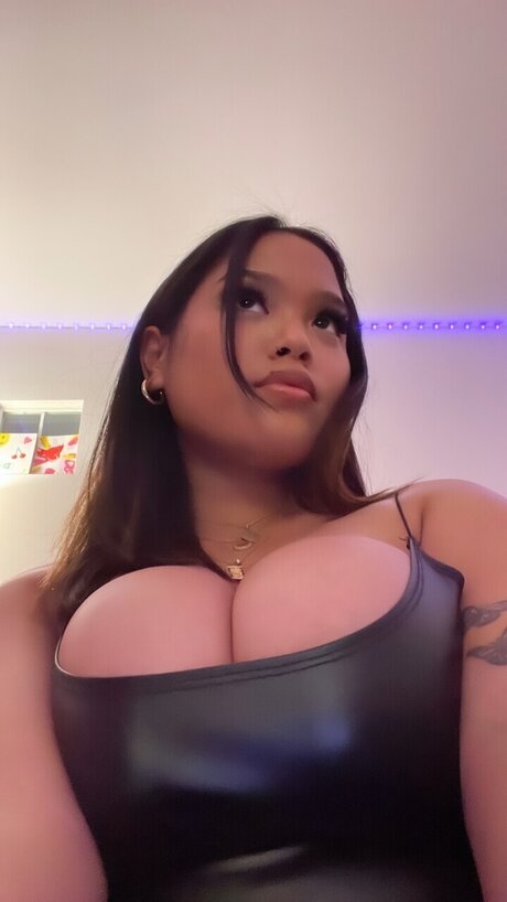 Foto di nudo di fuga di OnlyFans di Gbaby