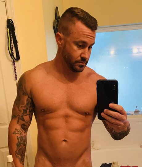 Foto di nudo di fuga di OnlyFans di Reid