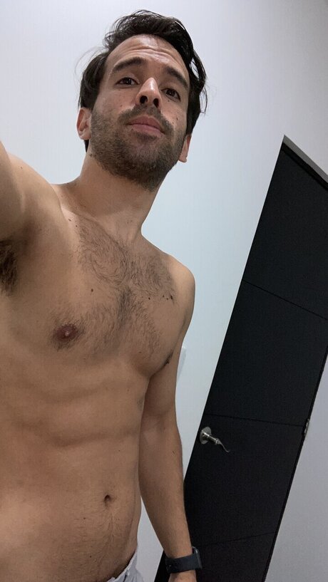 Foto di nudo di fuga di OnlyFans di Andres