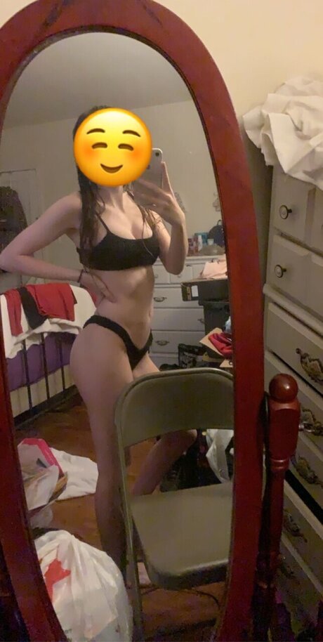 Foto di nudo di fuga di OnlyFans di Lexi