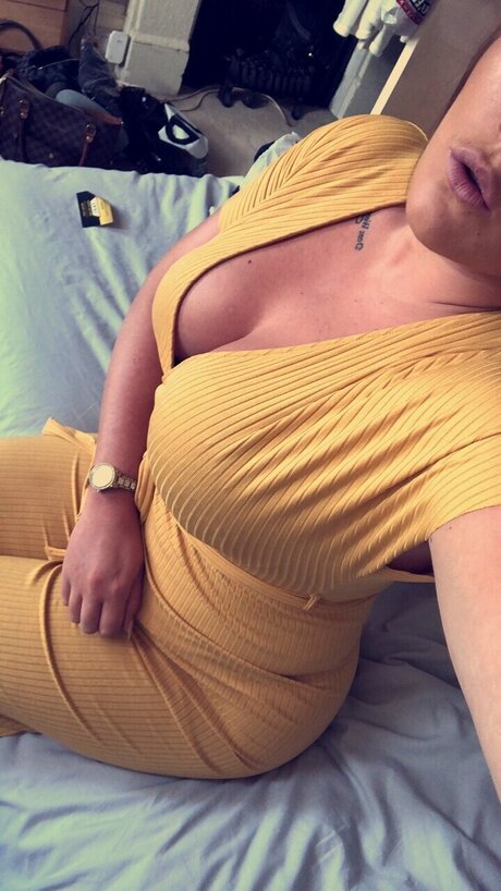 Foto di nudo di fuga di OnlyFans di Chanelcurves