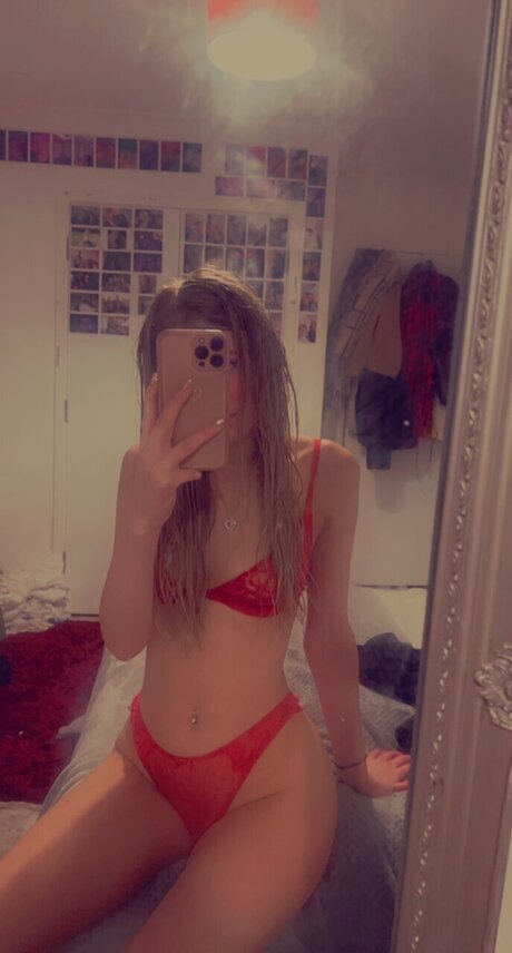 Foto di nudo di fuga di OnlyFans di S