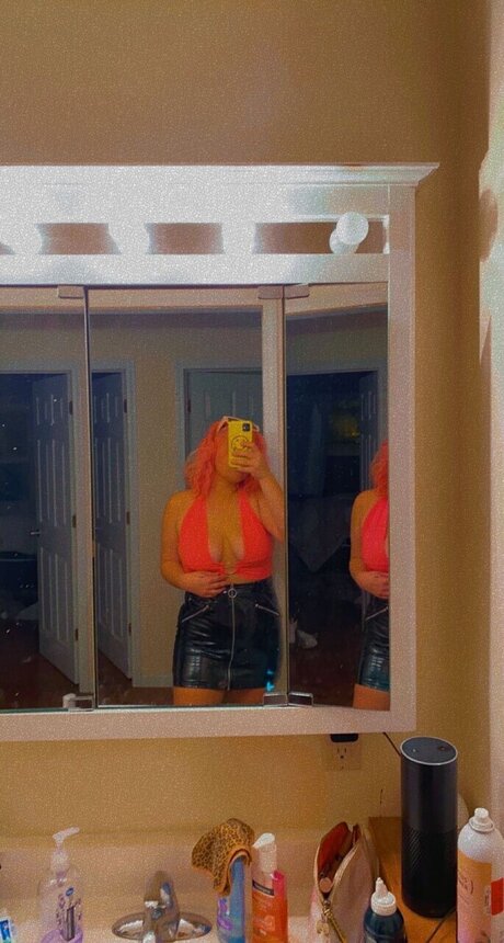 Foto di nudo di fuga di OnlyFans di Lava Girl