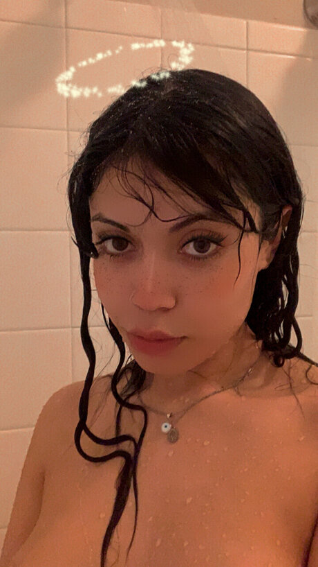Foto di nudo di fuga di OnlyFans di Angel Baby 