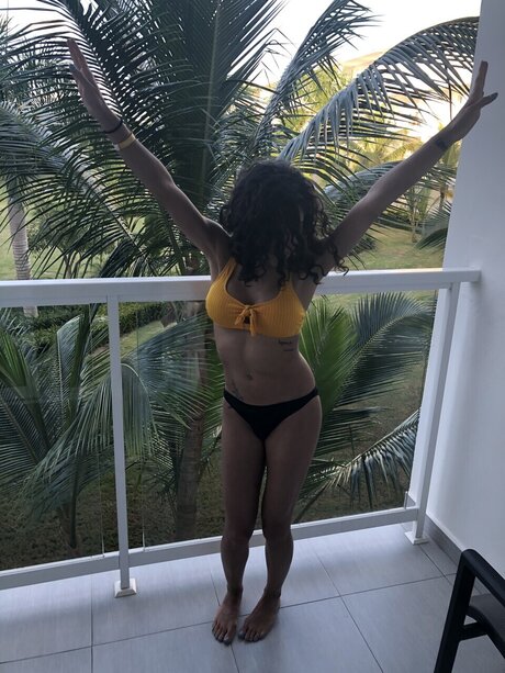 Foto di nudo di fuga di OnlyFans di Violet