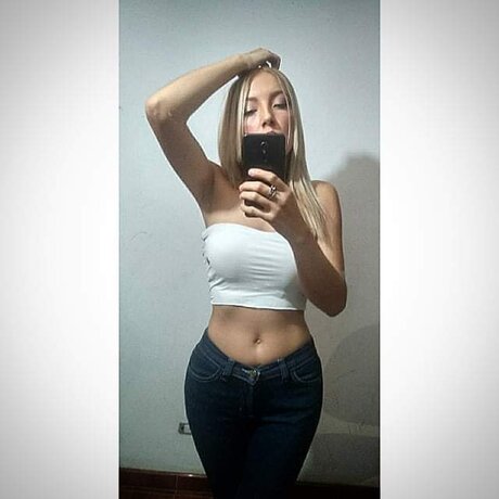 Foto di nudo di fuga di OnlyFans di Emily Herrera