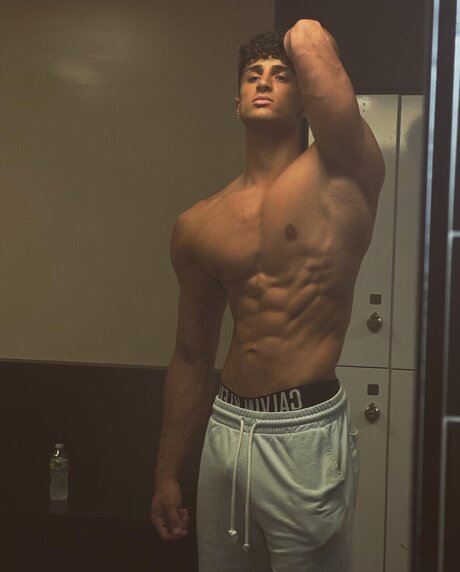 Foto di nudo di fuga di OnlyFans di Gabriel Rafailov