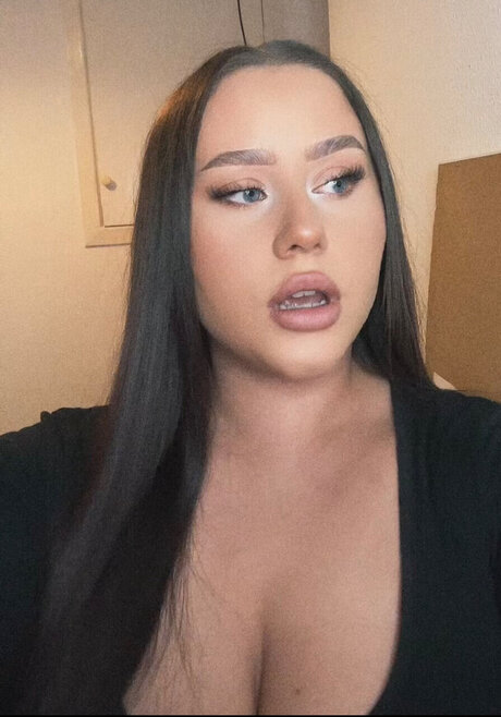 Foto di nudo di fuga di OnlyFans di Lucy Anne