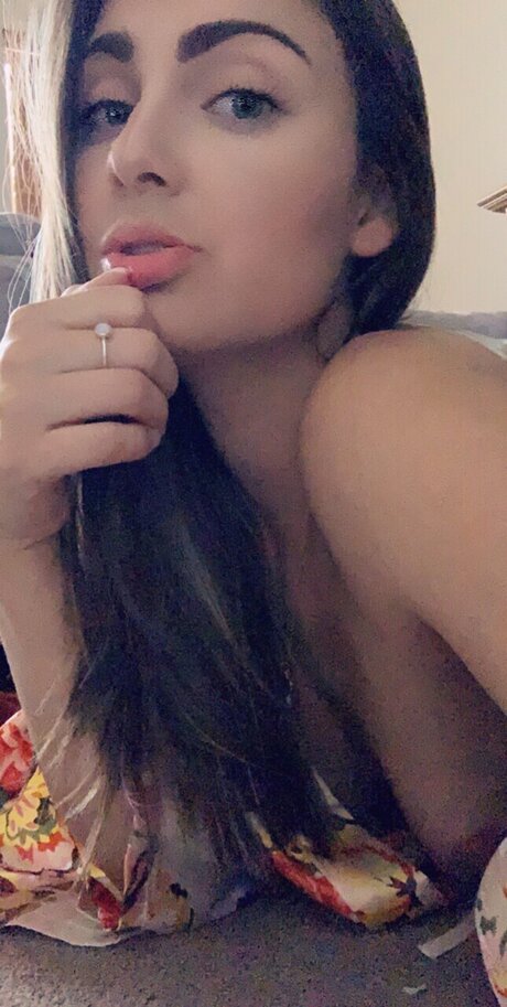 Foto di nudo di fuga di OnlyFans di Mariah