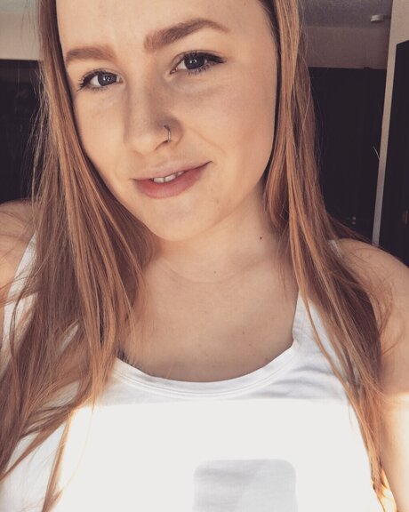 Foto di nudo di fuga di OnlyFans di Mackenzie