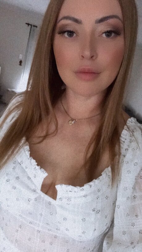 Foto di nudo di fuga di OnlyFans di Emma