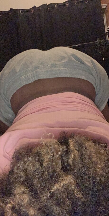 Foto di nudo di fuga di OnlyFans di Caramelbomb