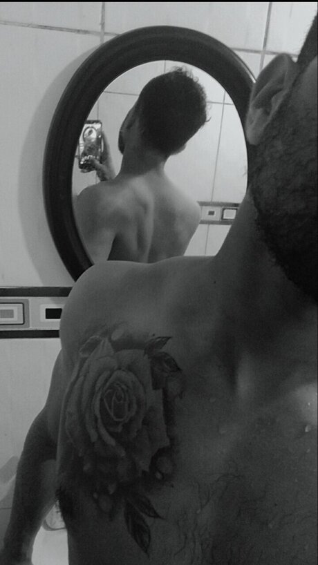 Foto di nudo di fuga di OnlyFans di Samuel