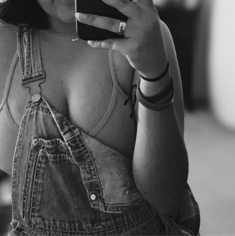 Foto di nudo di fuga di OnlyFans di Angelina Rose