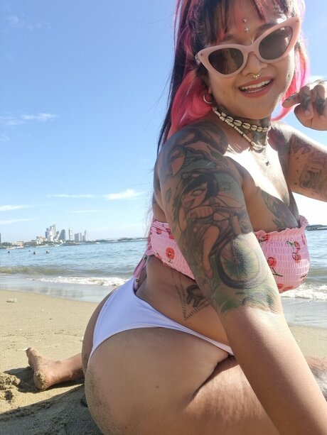 Foto di nudo di fuga di OnlyFans di Ppoppy Carzy Tattoo