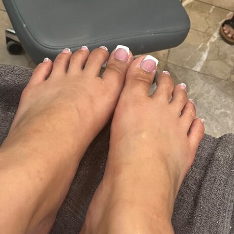 Foto di nudo di fuga di OnlyFans di At
