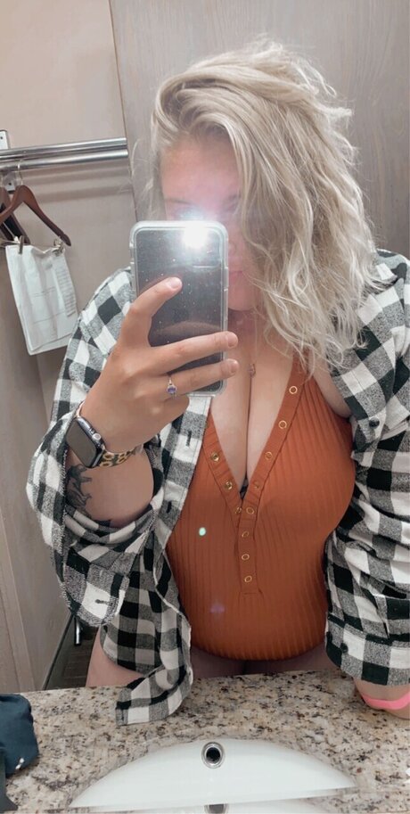 Foto di nudo di fuga di OnlyFans di Samantha
