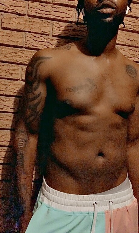 Foto di nudo di fuga di OnlyFans di Cmpflixx