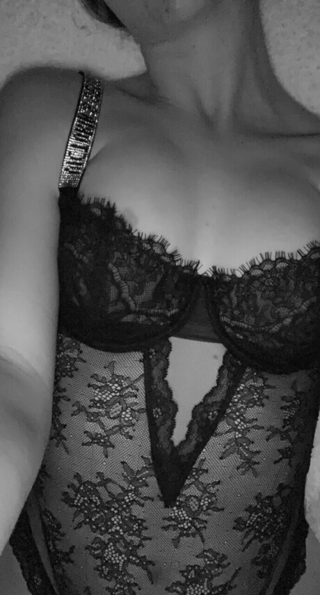 Foto di nudo di fuga di OnlyFans di Carlee