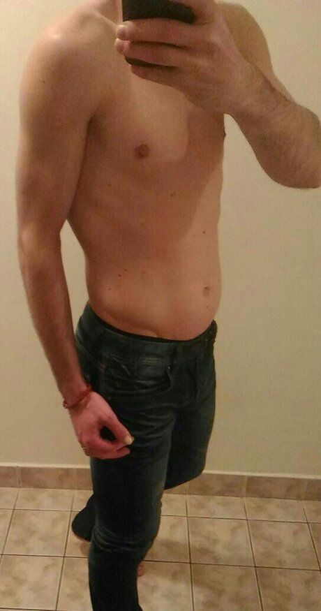 Foto di nudo di fuga di OnlyFans di Grey