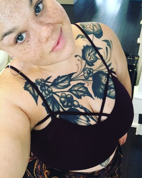 Foto di nudo di fuga di OnlyFans di Ivoryjade