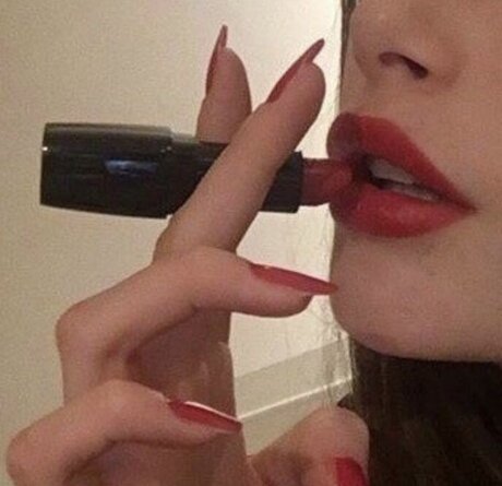 Foto di nudo di fuga di OnlyFans di Safaera