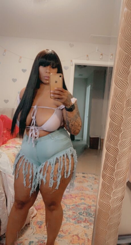 Foto di nudo di fuga di OnlyFans di Jada