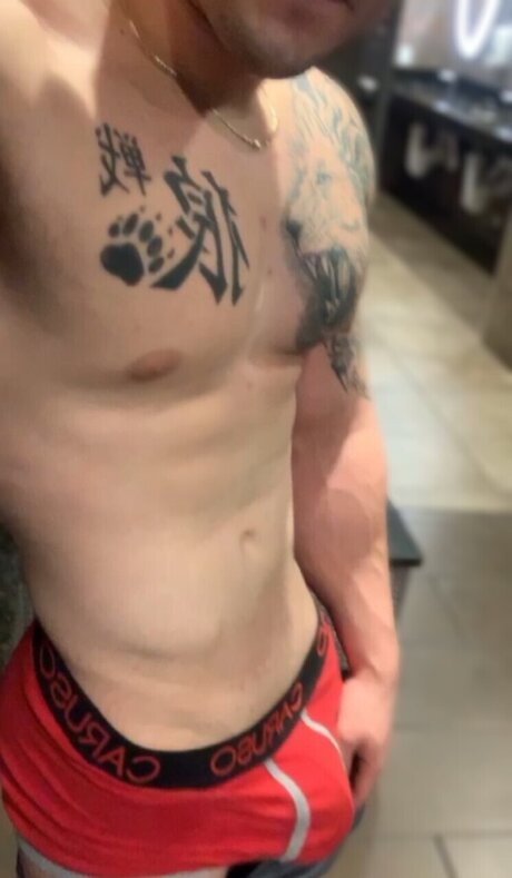 Foto di nudo di fuga di OnlyFans di Yunior Estrada