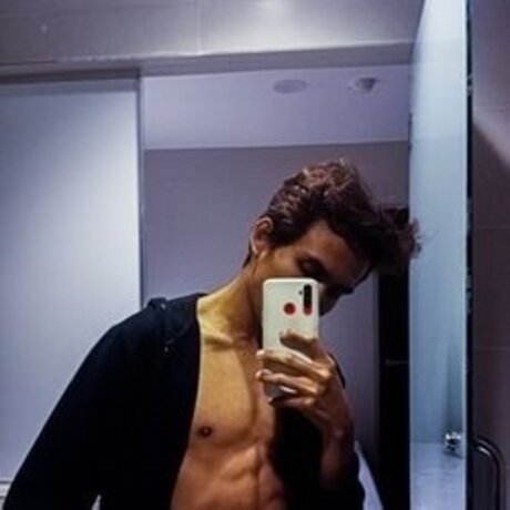 Foto di nudo di fuga di OnlyFans di Lucien