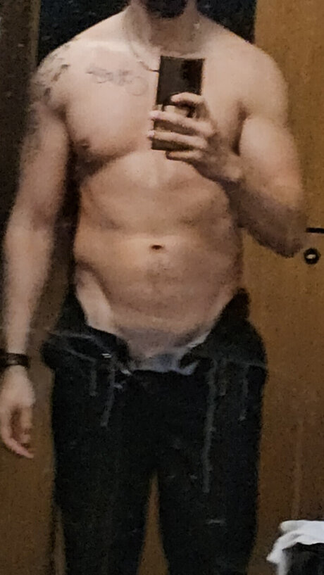 Foto di nudo di fuga di OnlyFans di Sculptedstud