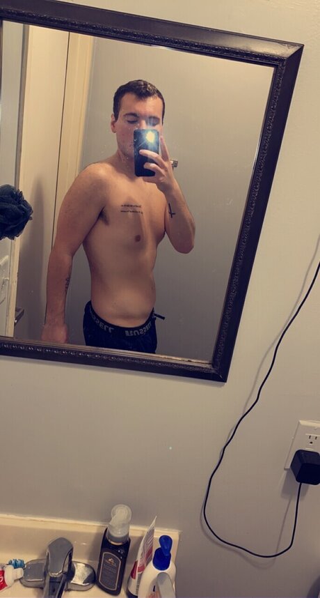 Foto di nudo di fuga di OnlyFans di Sean