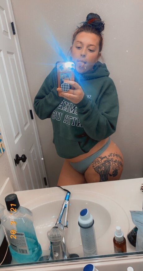 Foto di nudo di fuga di OnlyFans di Sweets