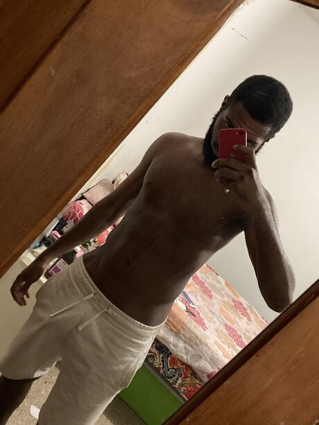 Foto di nudo di fuga di OnlyFans di Romdon