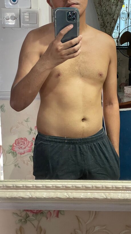 Foto di nudo di fuga di OnlyFans di Malayboy1995