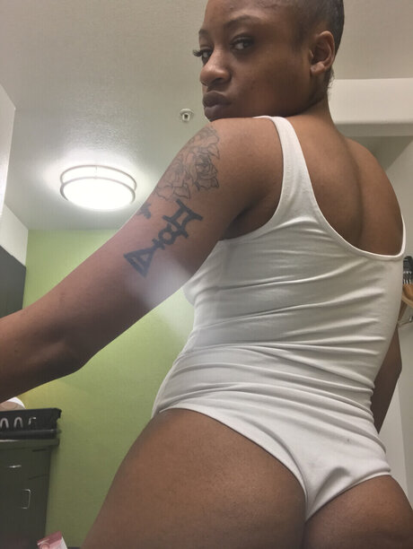 Foto di nudo di fuga di OnlyFans di Monea Brown